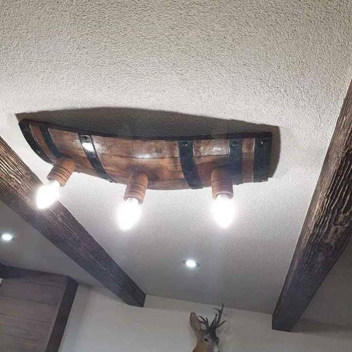 Полилеи от автентични дъбови бъчви с 3  ръчно изработени дървени чашки!