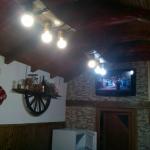 Полилеи от автентични дъбови бъчви с 3  ръчно изработени дървени чашки!