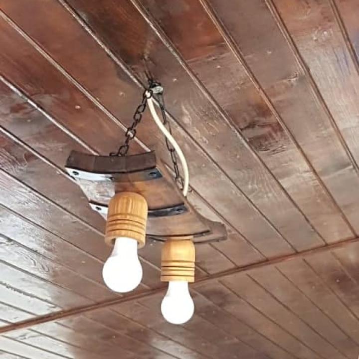 Полилеи от автентични дъбови бъчви с 2 ръчно изработени дървени чашки!