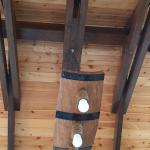 Полилеи от автентични реставрирани бъчви с 4 ръчно изработени дървени чашки!