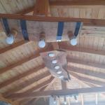 Полилеи от автентични дъбови бъчви с 3  ръчно изработени дървени чашки!