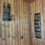 Стенни закачалки масив,изработени от автентични дъбови бъчви с ръчно ковани куки-вертикални!