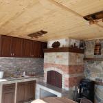 Полилеи от автентични реставирани дъбови бъчви с 3 ръчно изработени дървени чашки-конус!