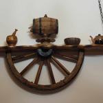 Рафт-етажерки  от автентични реставрирани колела от каруца!