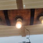 Полилеи от дъбови бъчви с ръчно изработени дървени чашки и ковано желязо!