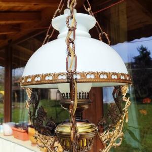 Красив старинен месингов полилей с две стъкленици!