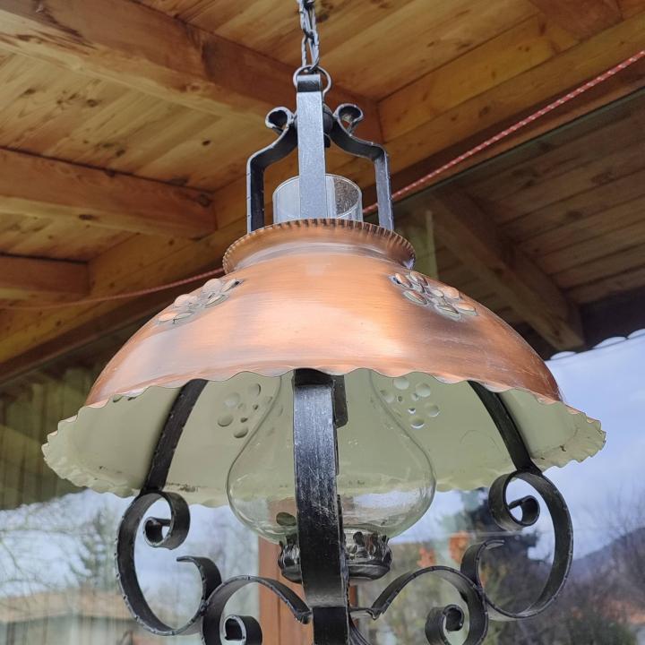 Голям старинен полилей съчетание от дърво, ковано желязо и метален капак с орнаменти!