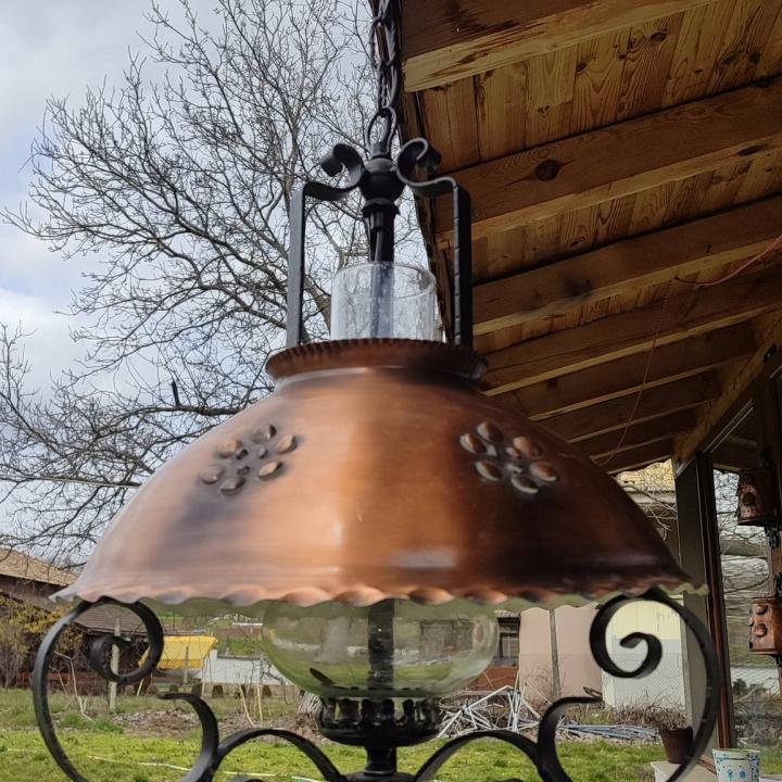 Голям старинен полилей съчетание от дърво, ковано желязо и метален капак с орнаменти!